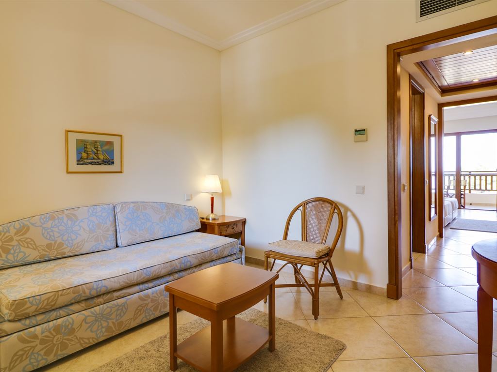 Aegean Melathron Thalasso Spa Hotel: Junior Suite