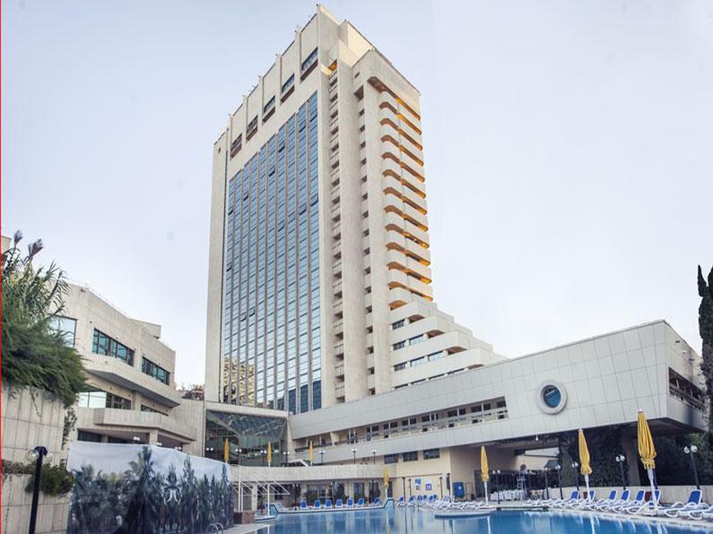 Radisson Lazurnaya Hotel