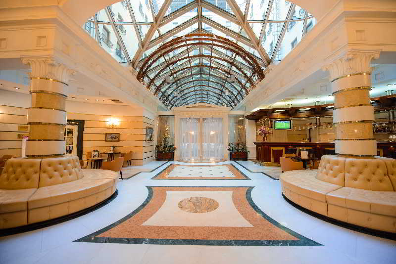 Ambassador Hotel: Lobby