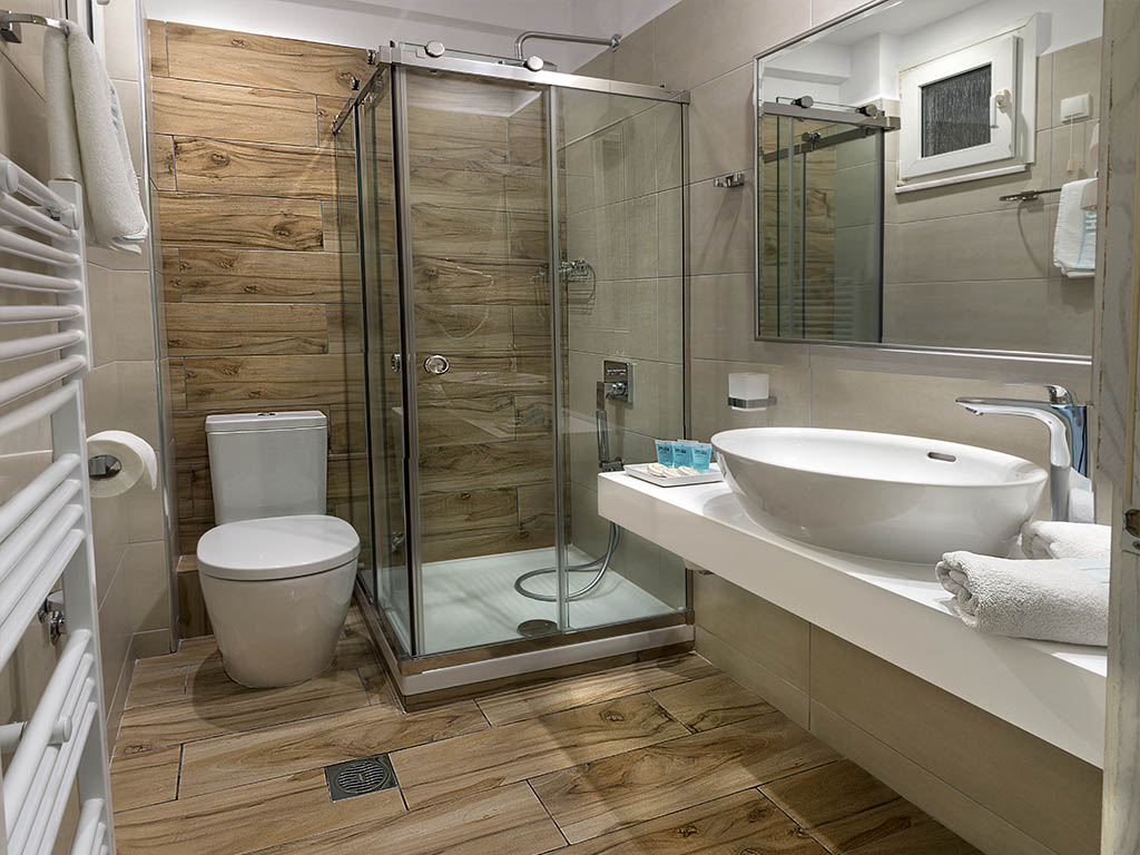 Strass Hotel: New Bathroom