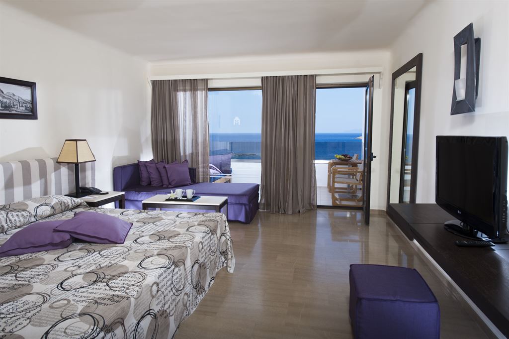 Minos Palace Hotel & Suites: Suite Upper Deck SV