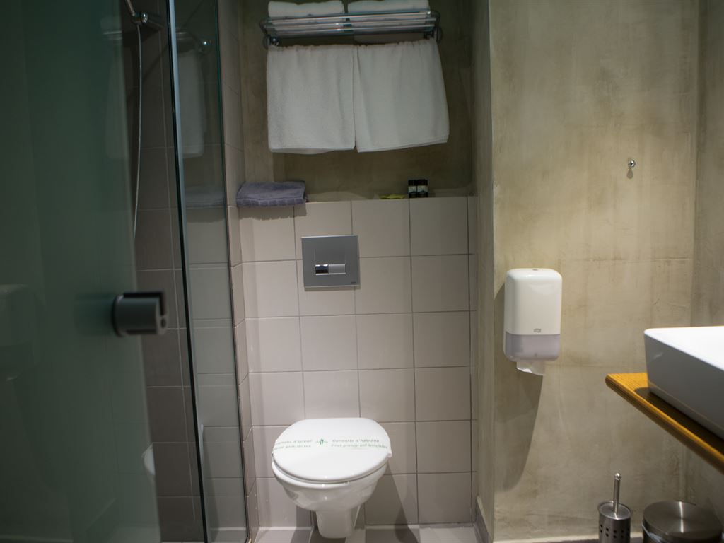 Metropolitan Hotel: Bathroom in Classic Room