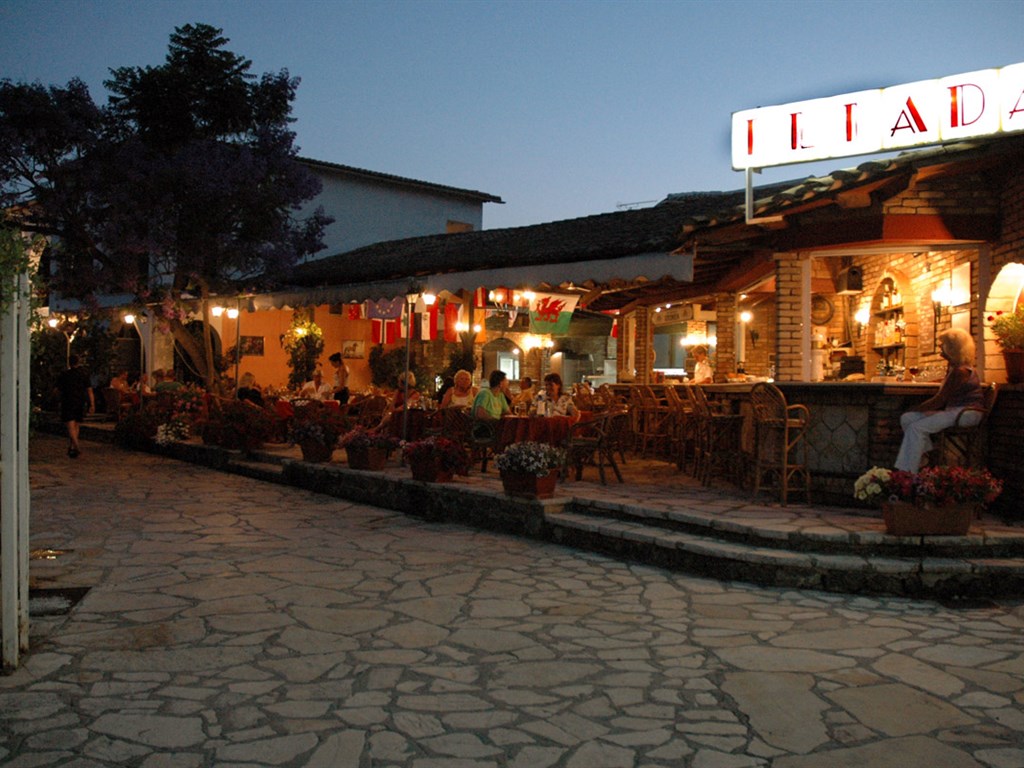 Iliada Beach Hotel: Restaurant