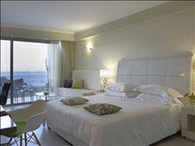 Atrium Platinum Luxury Resort Hotel & Spa: Executive Deluxe Room