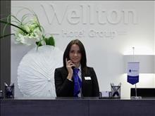 Wellton Centrum Hotel & Spa: Стойка регистрации отеля - доброжелательная и радушная!